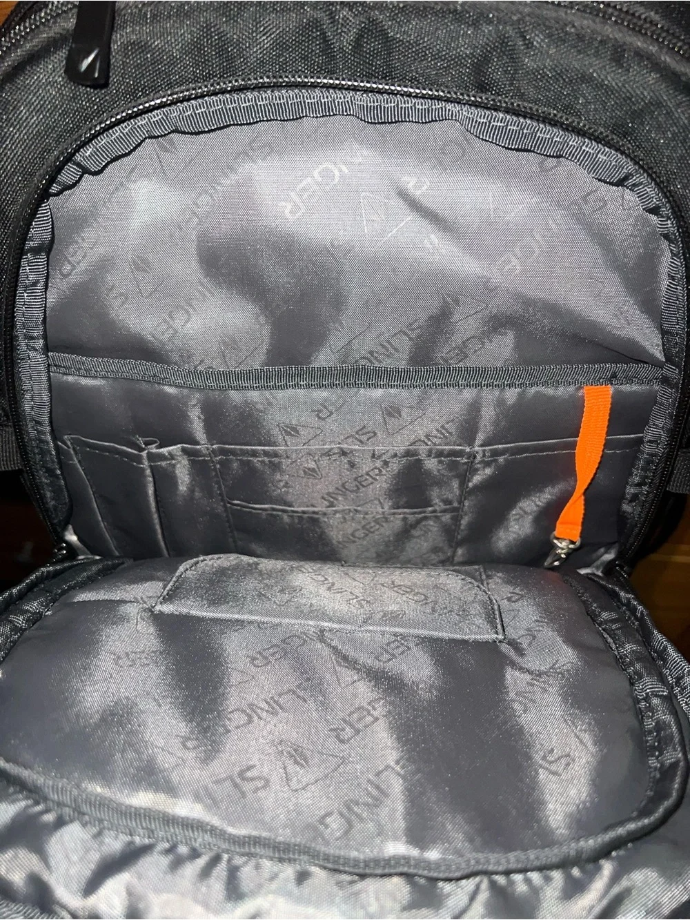 Slinger Alpine 200 Lightweight Compact Camera Backpack. Multiple Pockets. NWOT